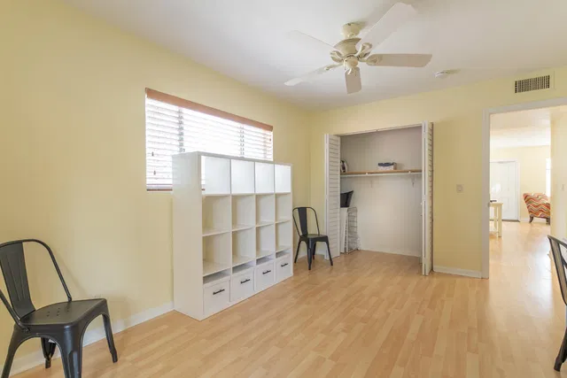 Unit 111 photo 16