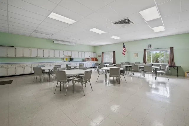 Unit 111 photo 21