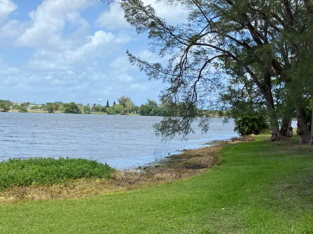 Unit 111 photo 27
