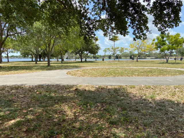 Unit 111 photo 29