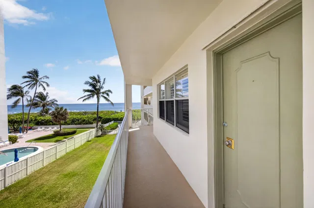 Singer Island Unit 324 photo 6