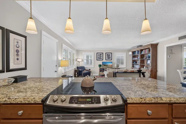Singer Island Unit 324 photo 10
