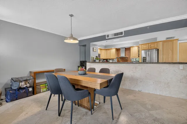 Unit 108 photo 11
