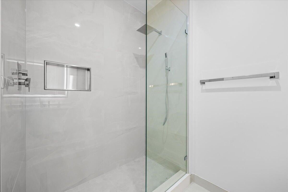 Nautilus 220 Unit 710 photo 22