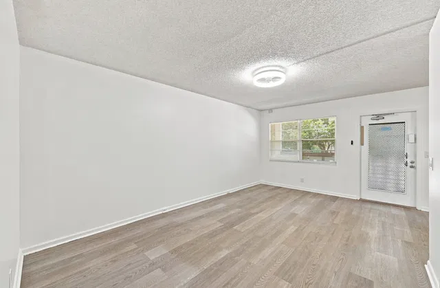Residence photo 5