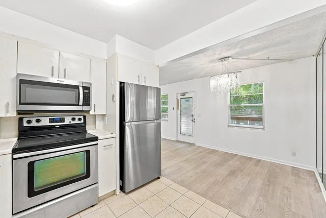 Residence photo 8