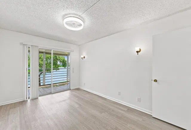 Residence photo 16
