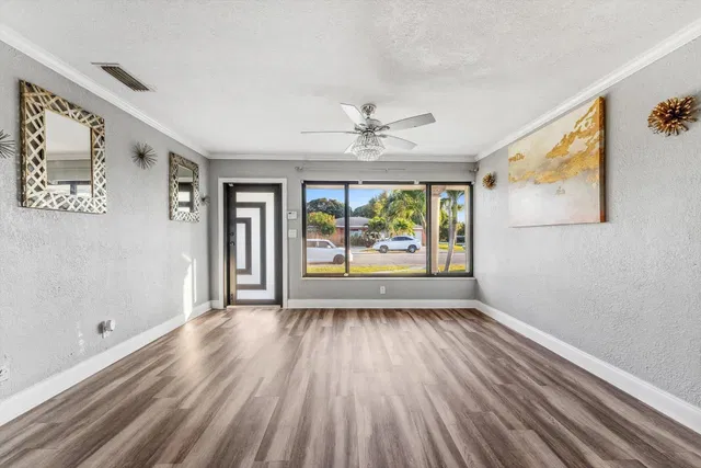 Residence photo 6