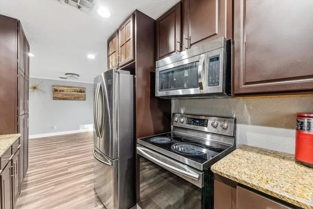 Residence photo 14