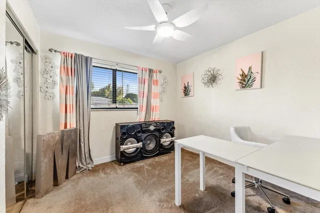 Residence photo 19