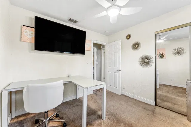 Residence photo 20
