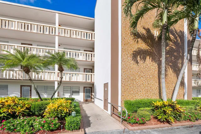 Residence photo 32