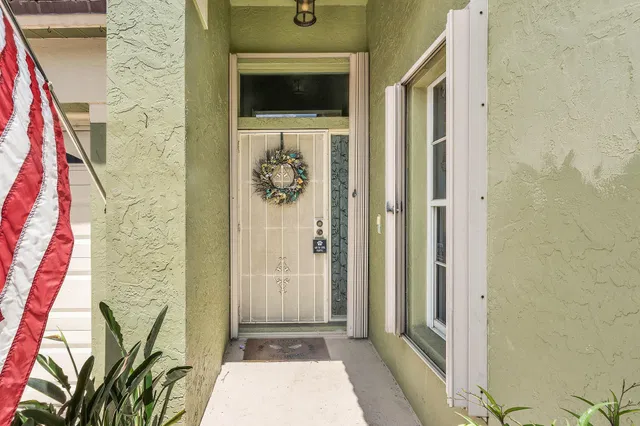 Residence photo 2