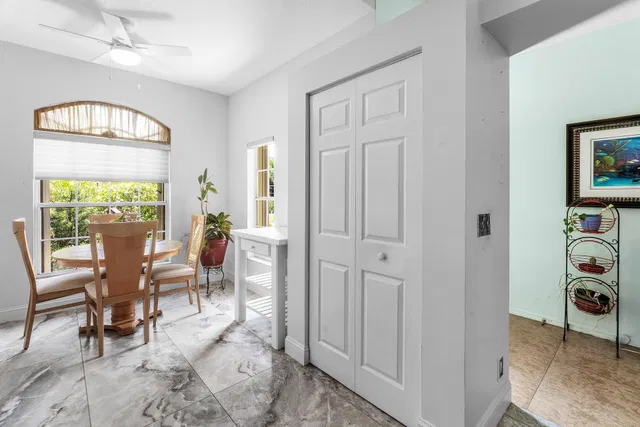 Residence photo 7