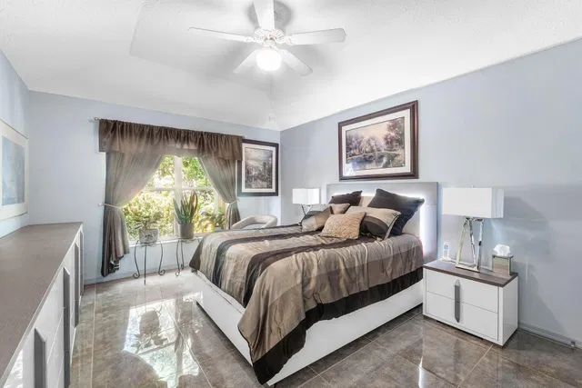 Residence photo 17