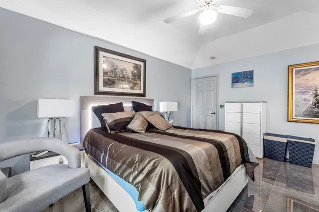 Residence photo 18