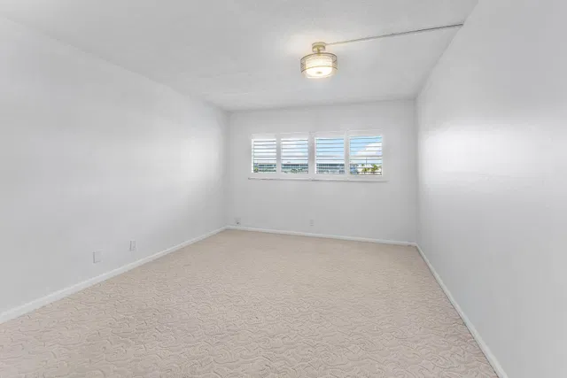 Unit 304 photo 15