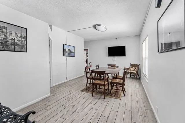 Unit 304 photo 31