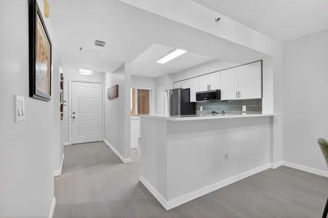 Unit 204 photo 3