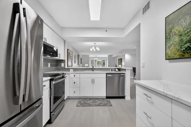 Unit 204 photo 5