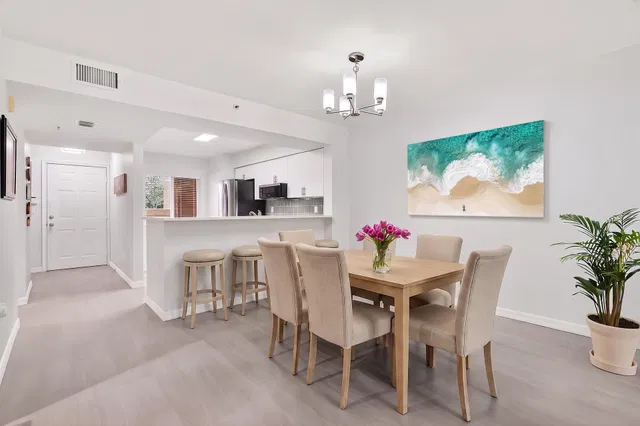 Unit 204 photo 7