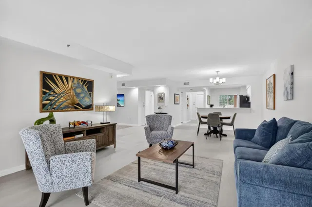 Unit 204 photo 13