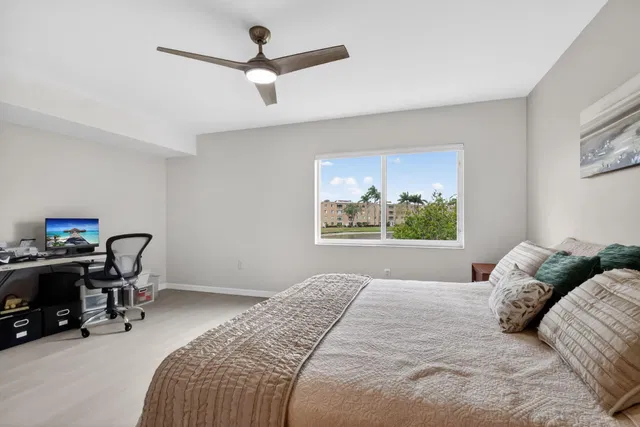 Unit 204 photo 16