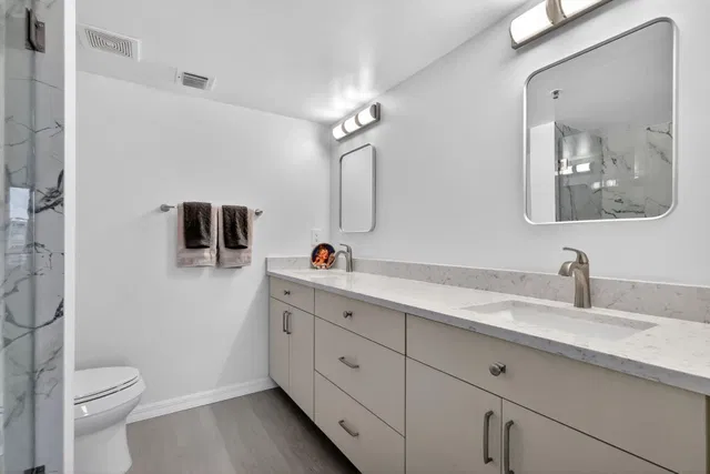 Unit 204 photo 17