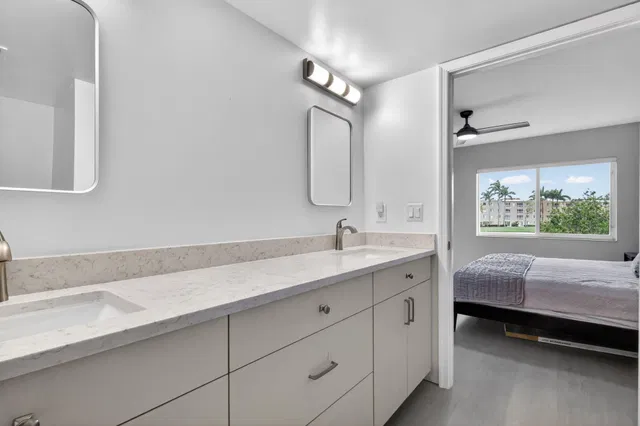 Unit 204 photo 19