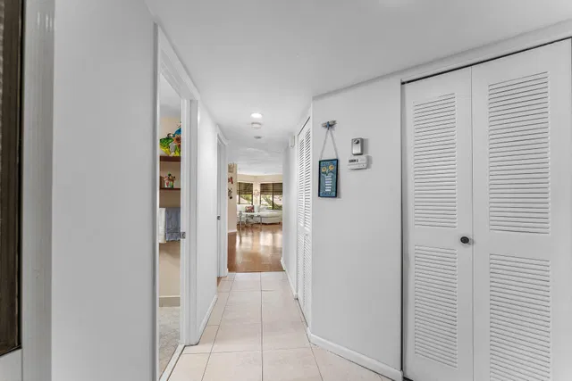 Unit 206 photo 4