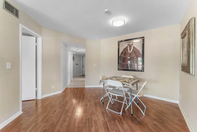 Unit 206 photo 10