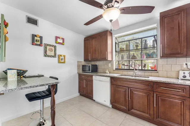 Unit 206 photo 13