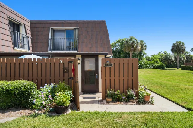 Residence photo 2
