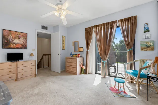 Residence photo 18