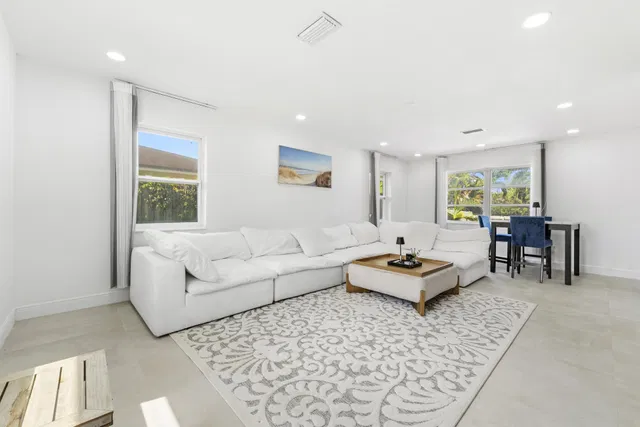  Residence photo 6