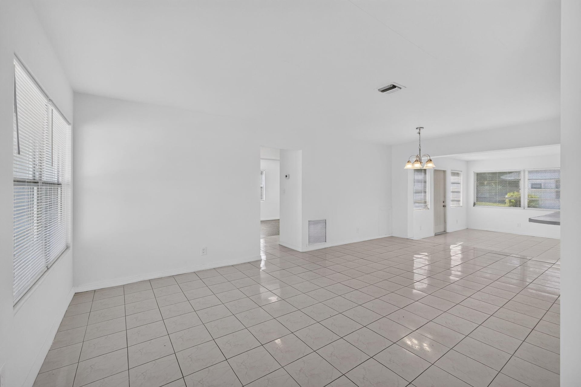  Residence photo 9