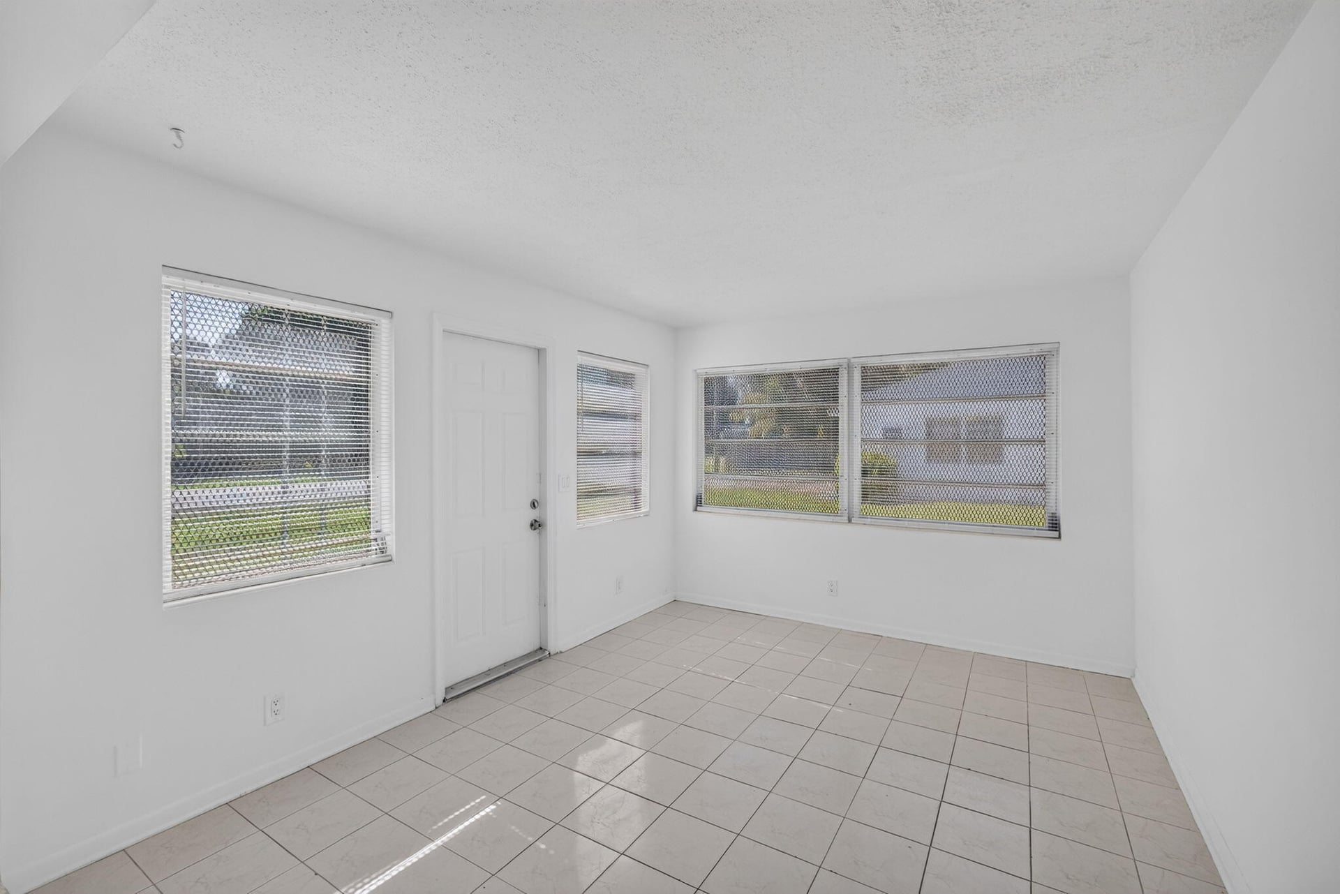  Residence photo 16