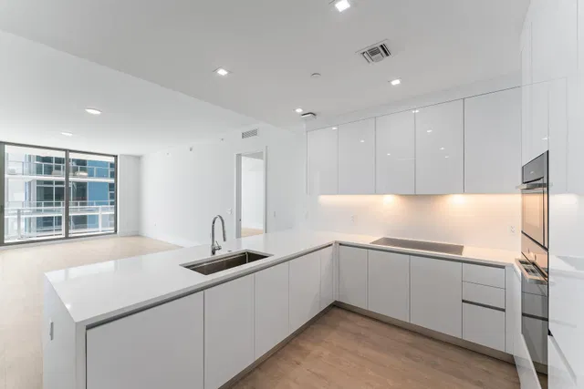 Nautilus 220 Unit 1219 photo 4