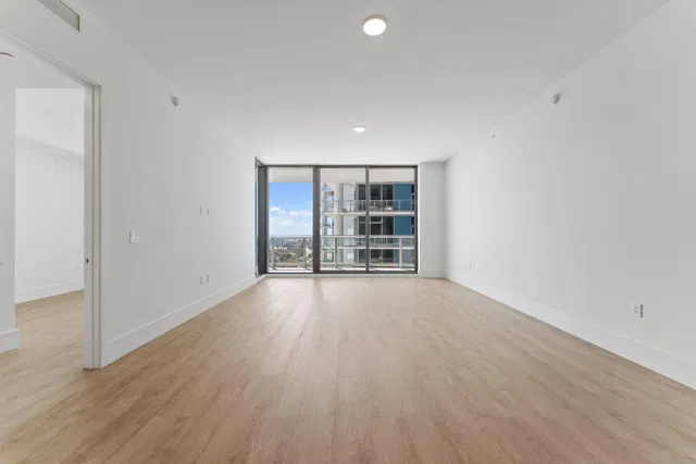 Nautilus 220 Unit 1219 photo 13