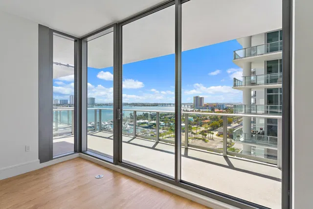 Nautilus 220 Unit 1219 photo 14