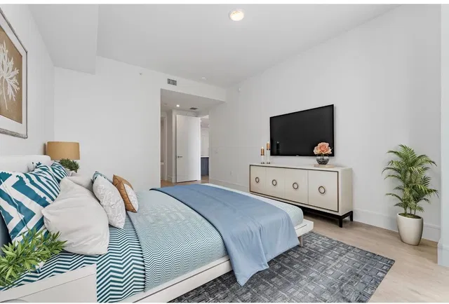 Nautilus 220 Unit 1219 photo 15