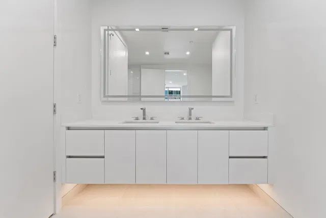 Nautilus 220 Unit 1219 photo 23