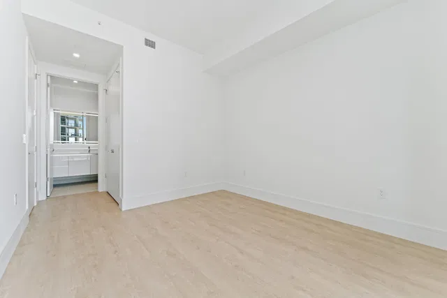 Nautilus 220 Unit 1219 photo 27