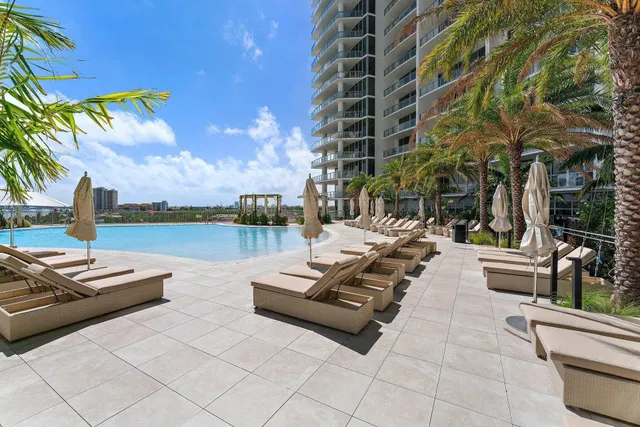 Nautilus 220 Unit 1219 photo 39