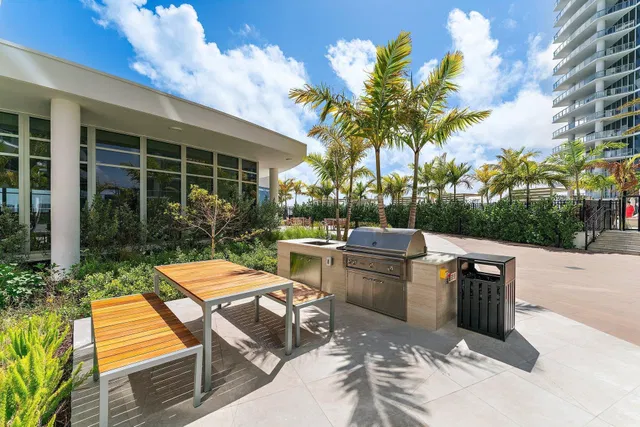 Nautilus 220 Unit 1219 photo 40
