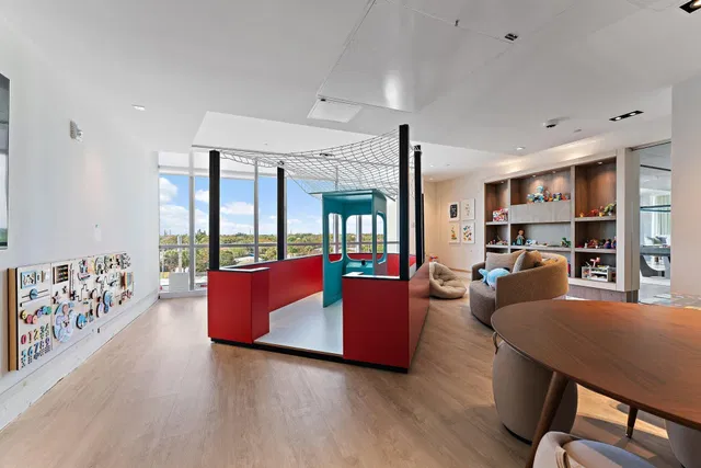 Nautilus 220 Unit 1219 photo 52