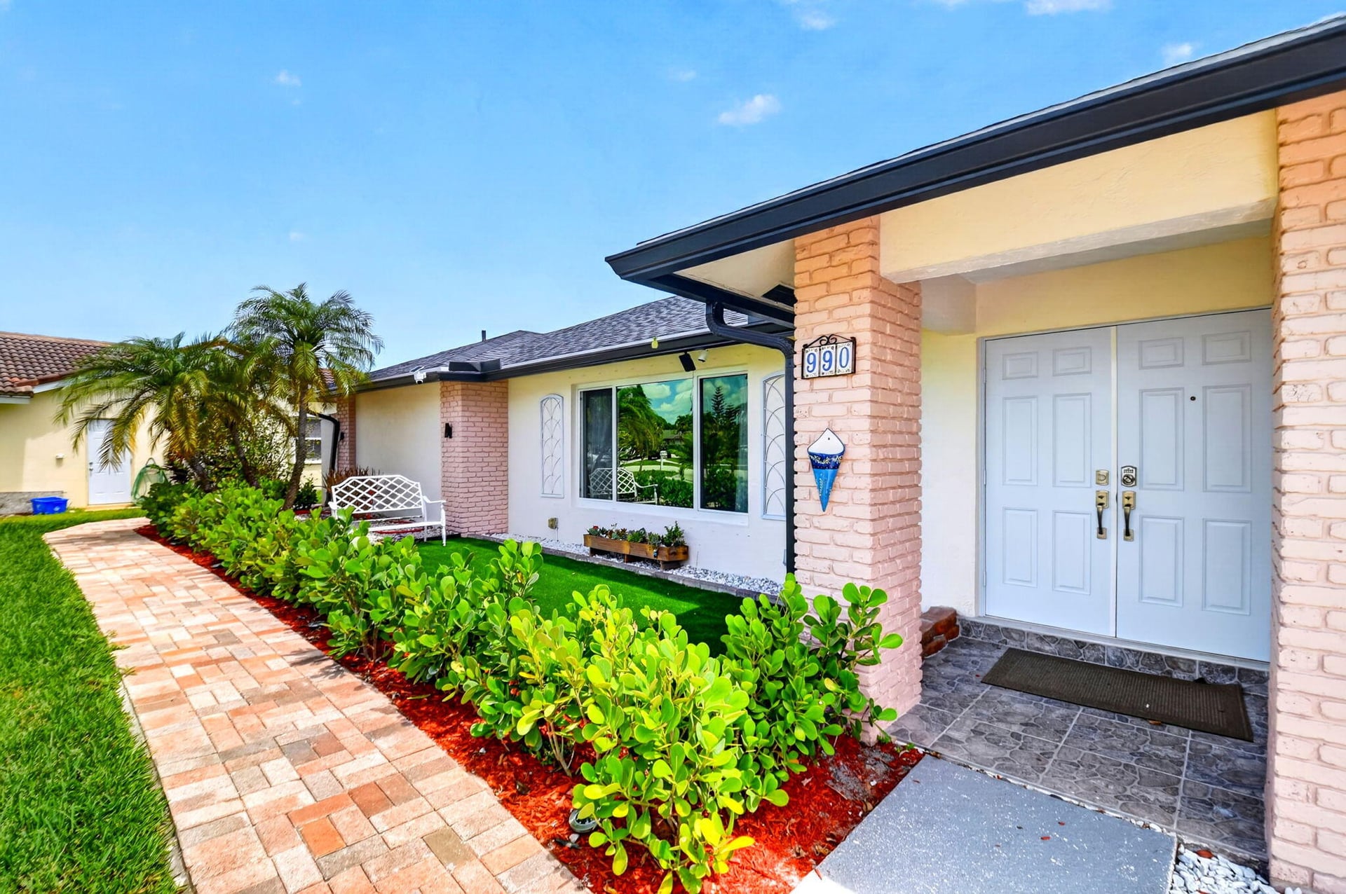 Residence photo 4