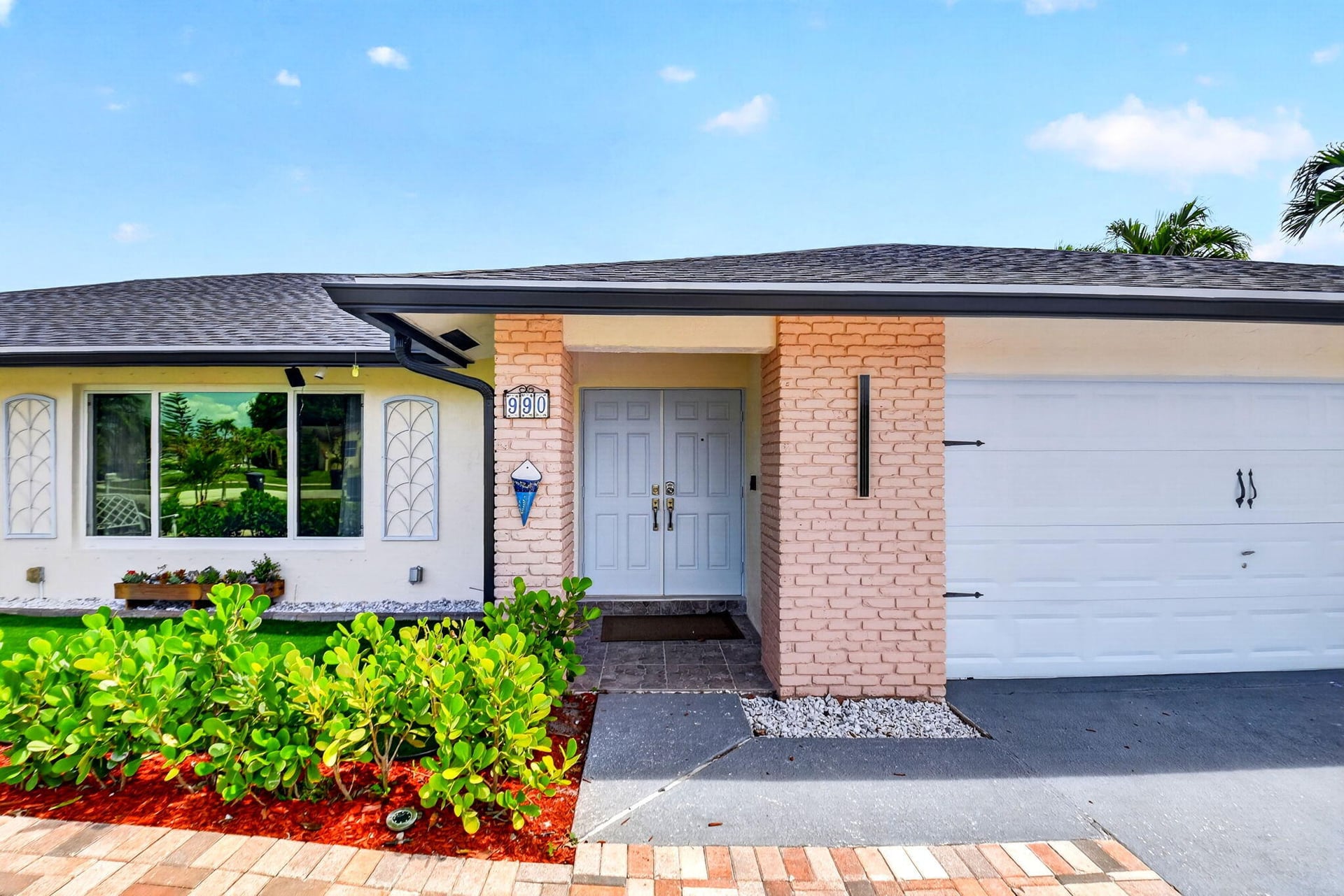 Residence photo 5