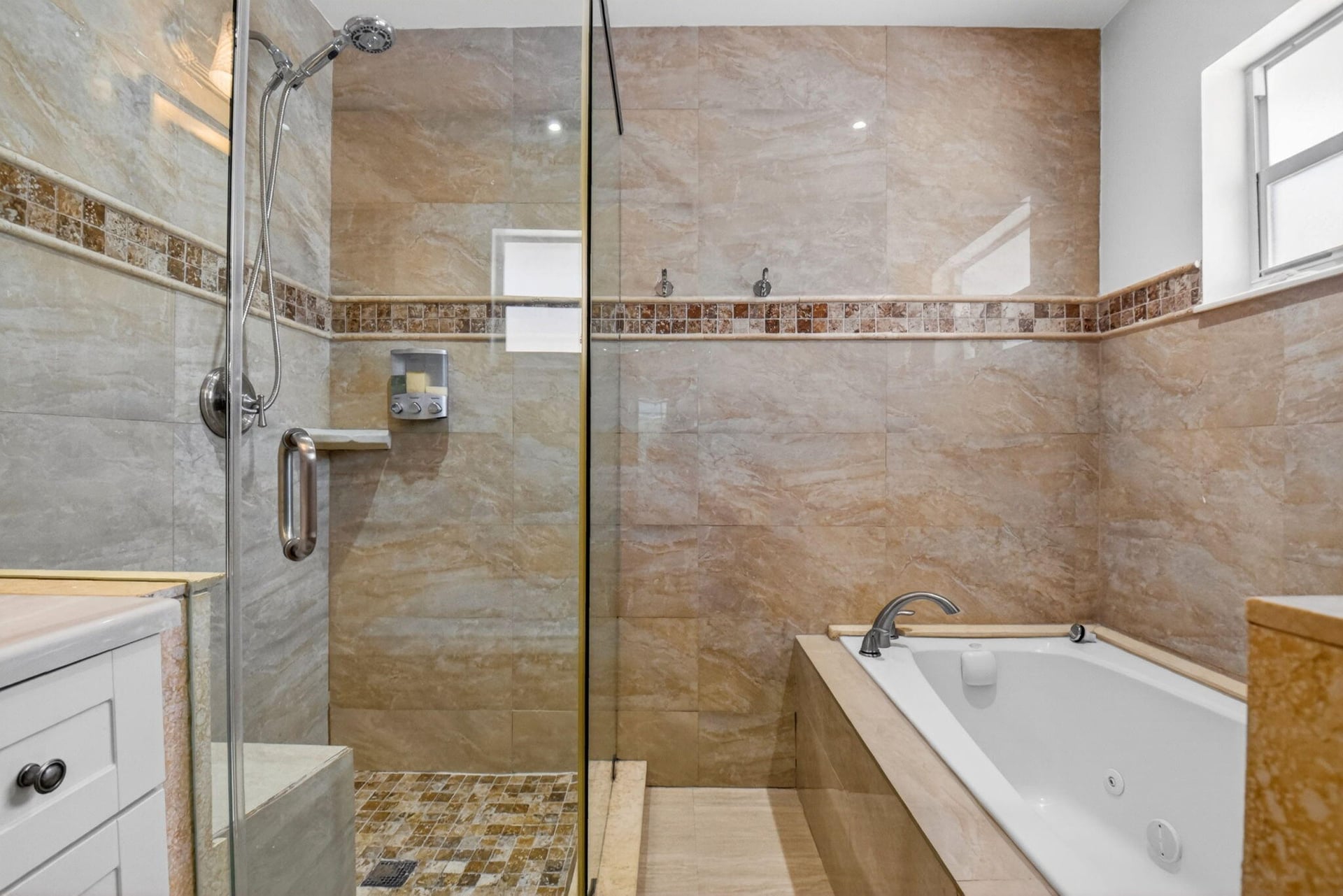 Residence photo 39