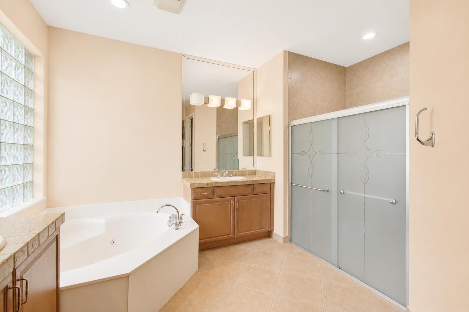 Residence photo 23